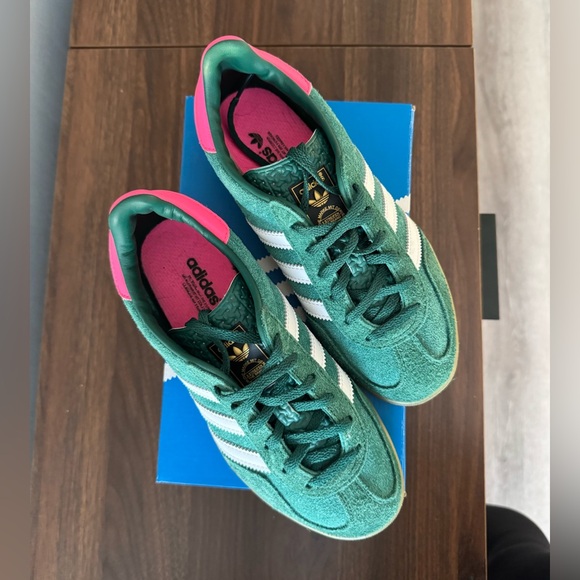 Women’s Adidas Gazelle - Collegiate Green - Picture 2 of 4